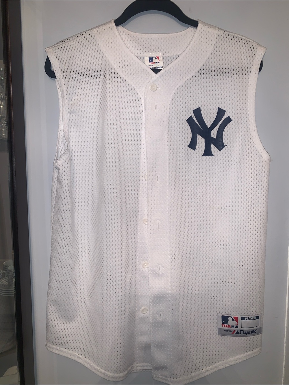 🆕- Majestic White New York Yankees Mesh Sleeveless Jersey with Navy Logo